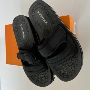 Brand New In Box Womens Size 8 Rocket Dog Sandals